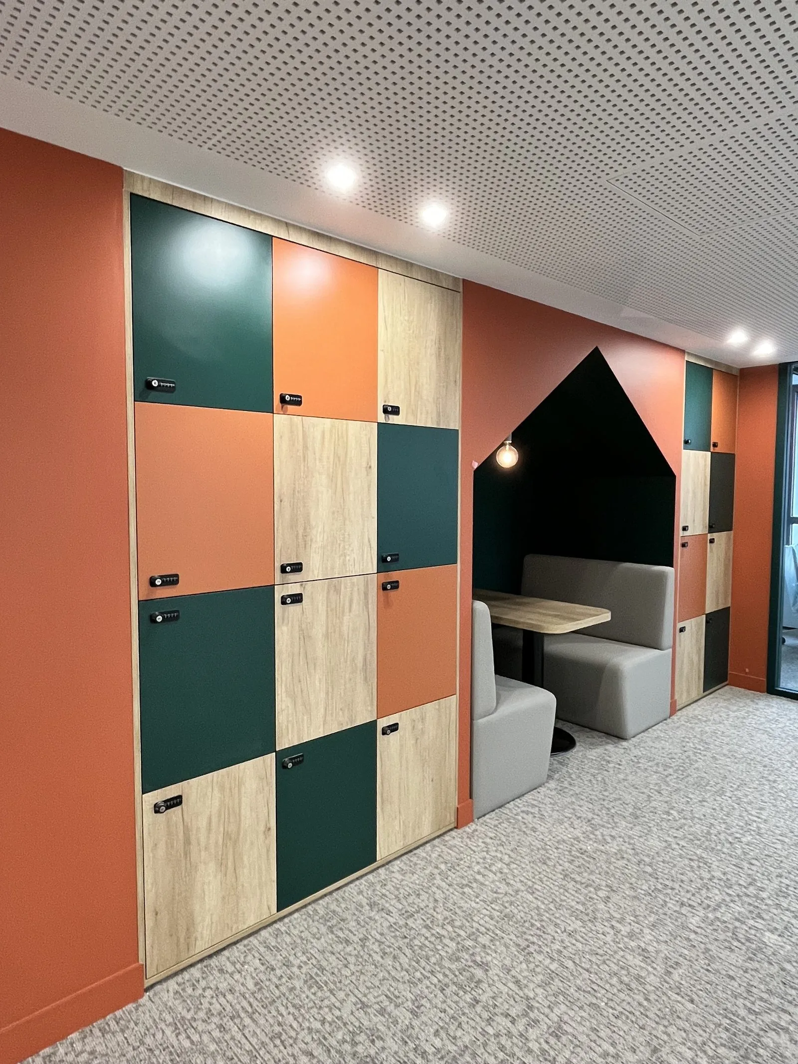 Agencement de bureaux, agence BSR à Nantes, réalisation Arcobois