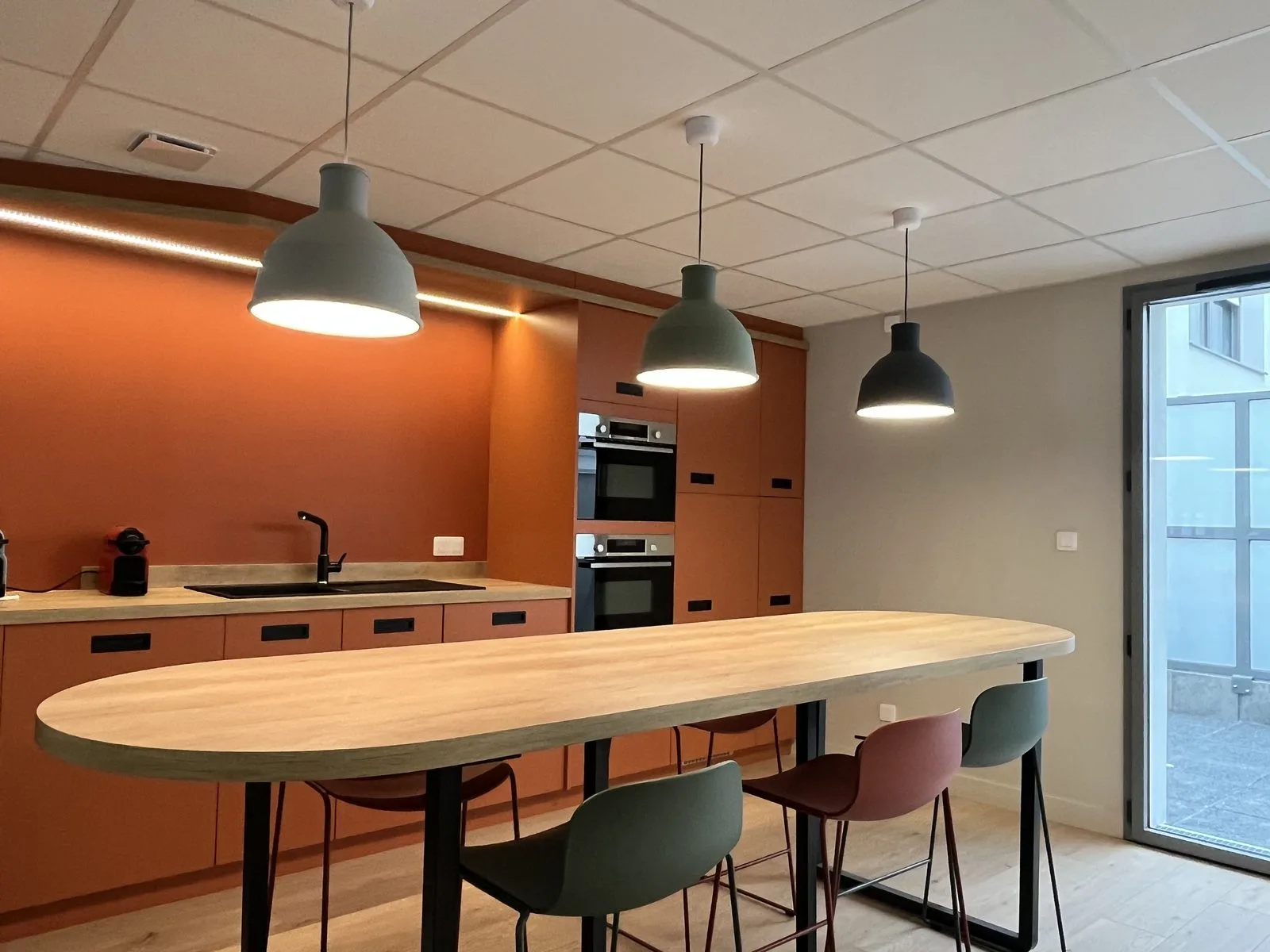 Agencement de bureaux, agence BSR à Nantes, réalisation Arcobois