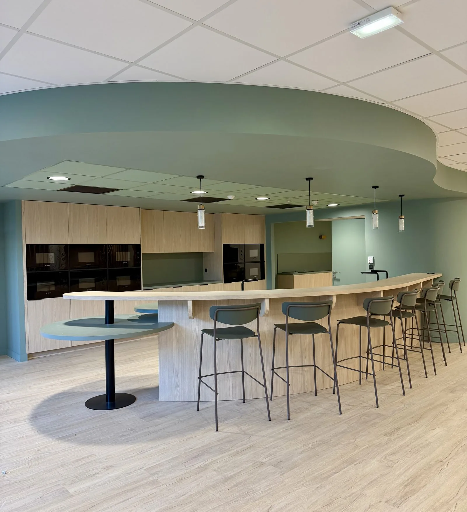 Espace de restauration, CCI Nantes Saint-Nazaire, réalisation Arcobois