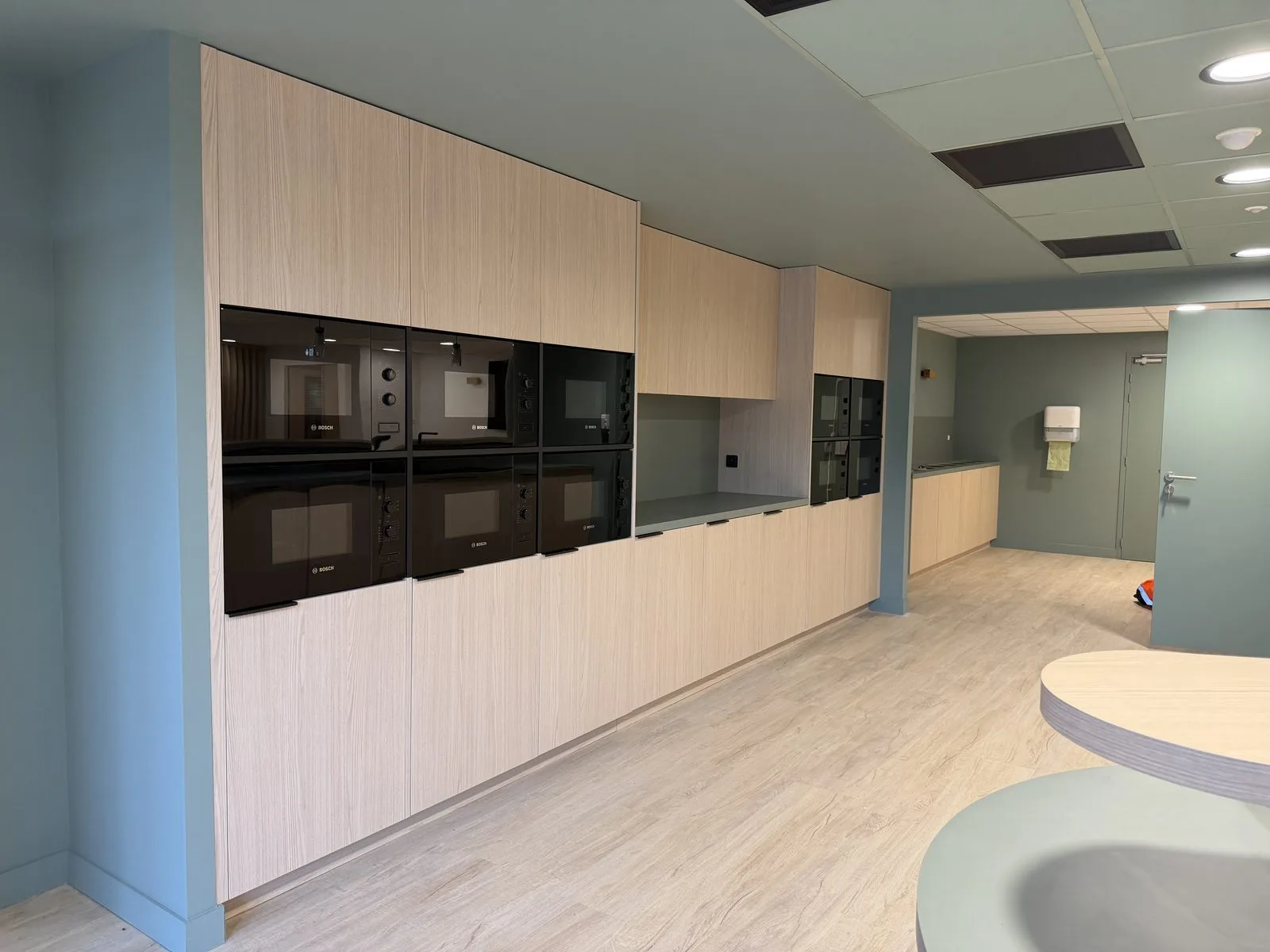 Espace de restauration, CCI Nantes Saint-Nazaire, réalisation Arcobois