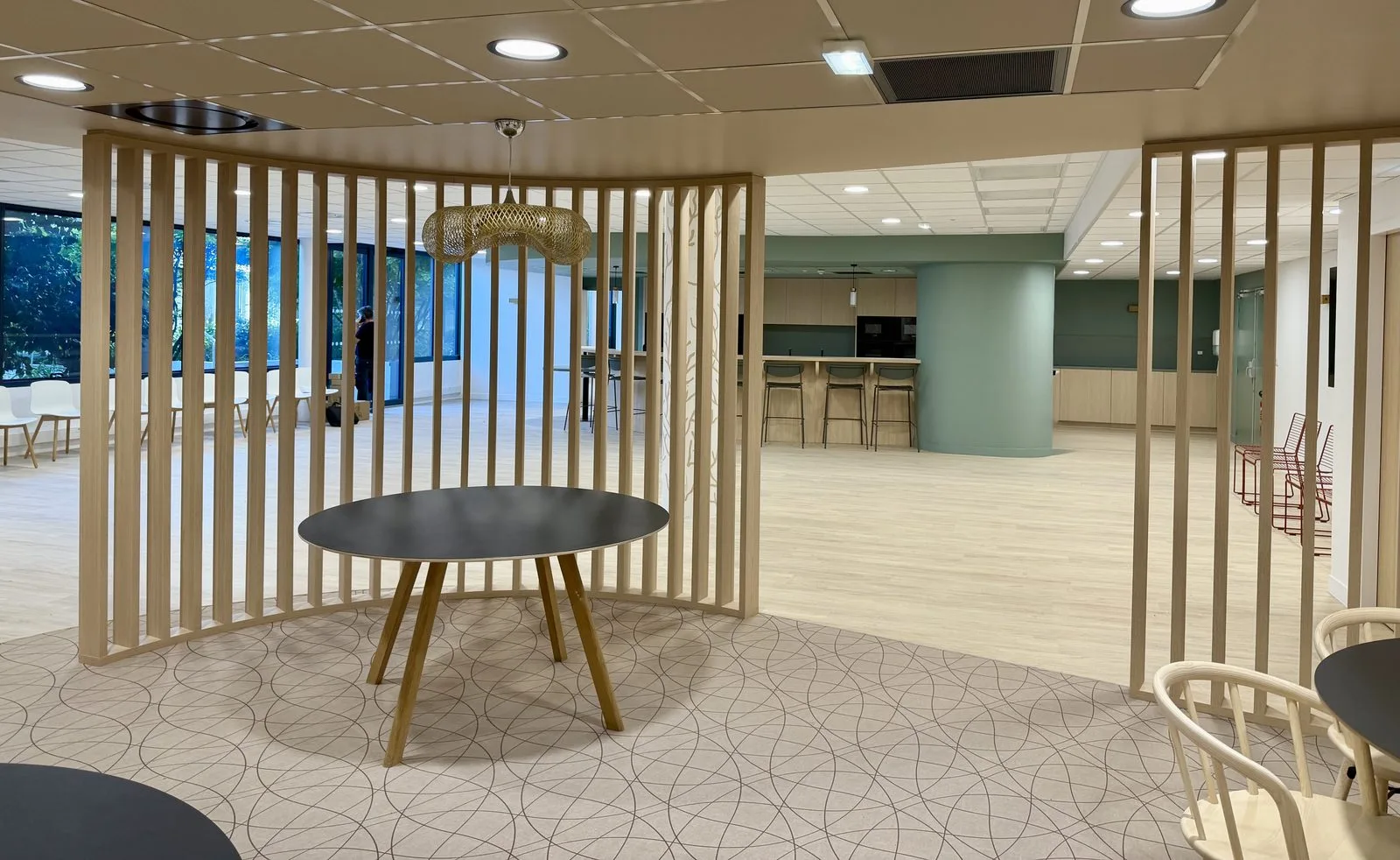 Espace de restauration, CCI Nantes Saint-Nazaire, réalisation Arcobois