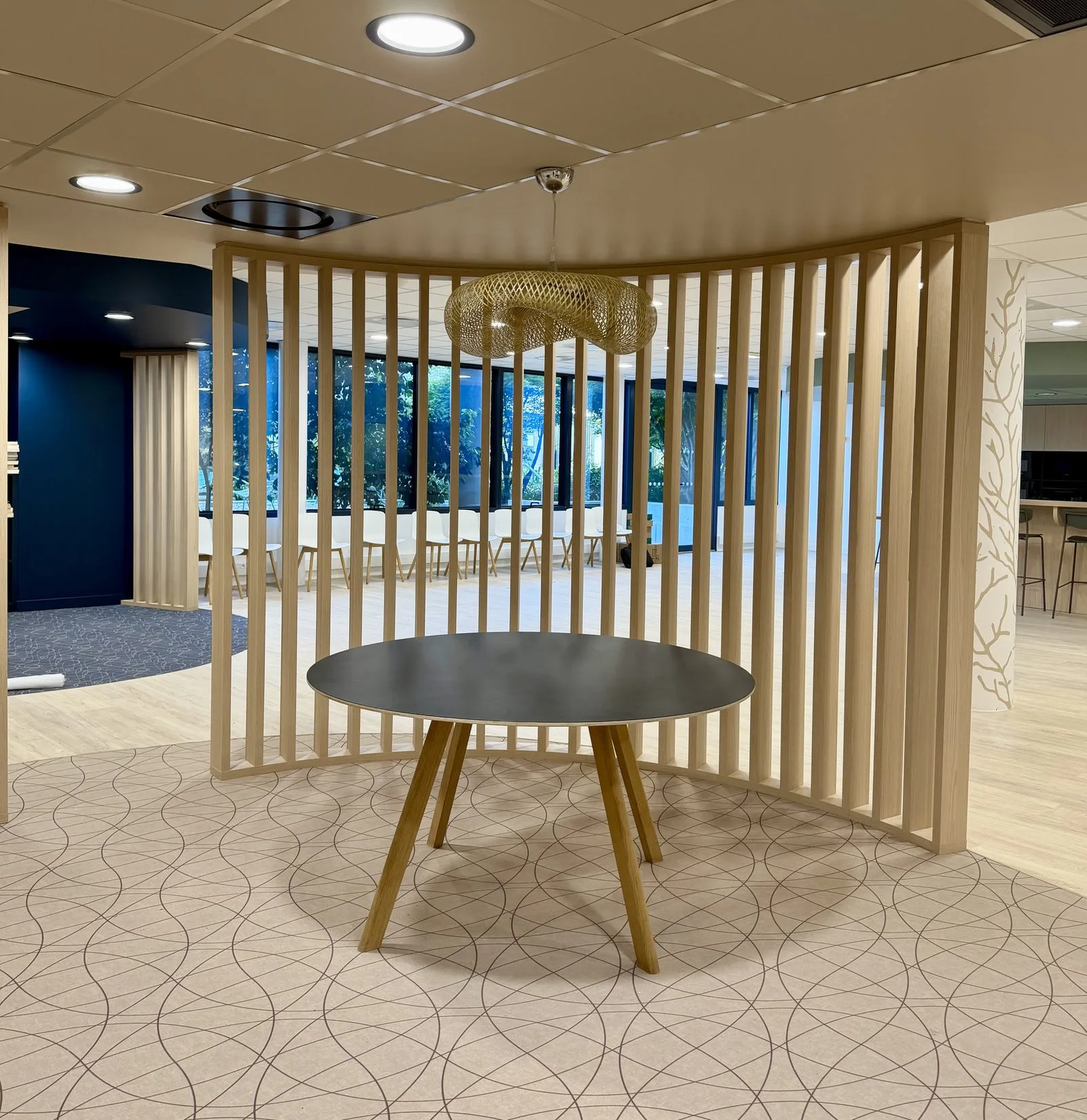 Espace de restauration, CCI Nantes Saint-Nazaire, réalisation Arcobois