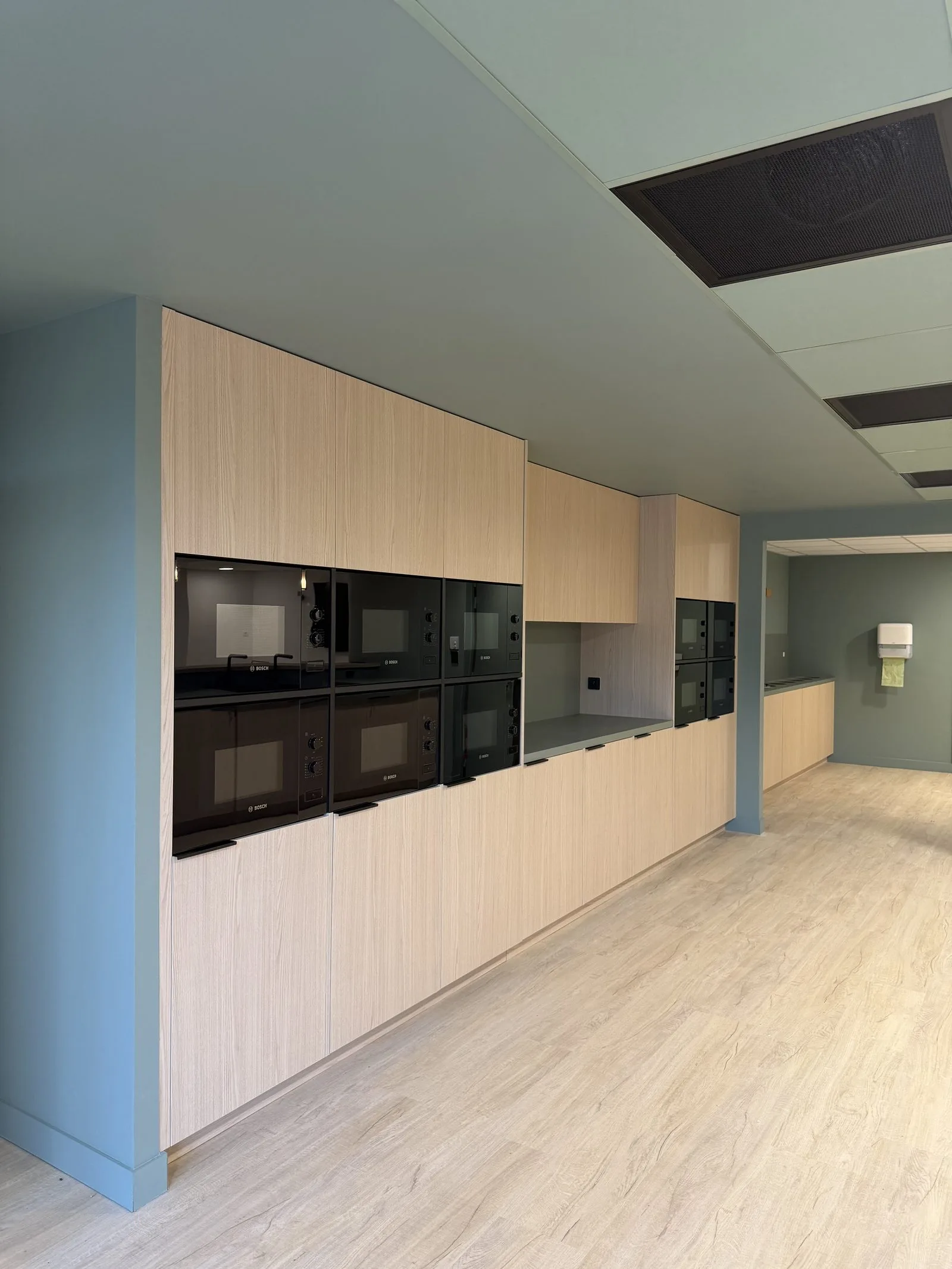 Espace de restauration, CCI Nantes Saint-Nazaire, réalisation Arcobois