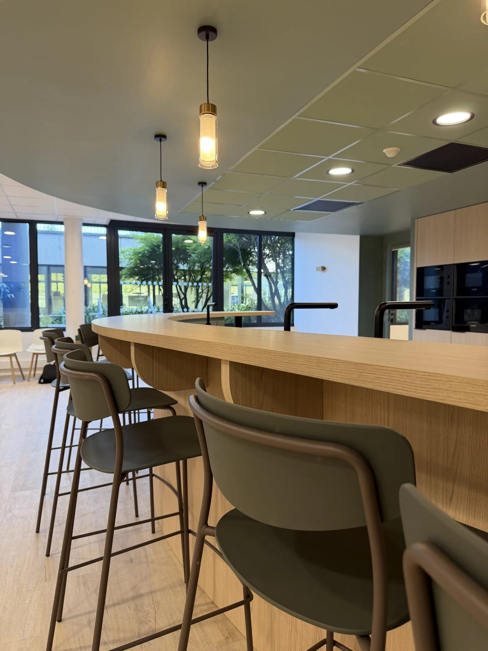 Espace de restauration, CCI Nantes Saint-Nazaire, réalisation Arcobois