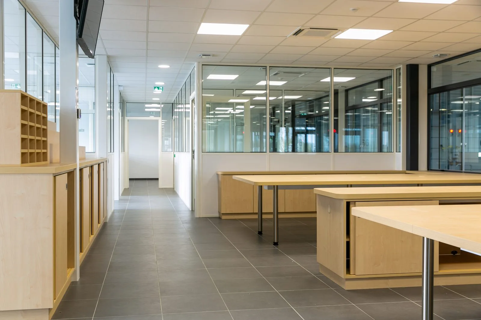 Bureaux d'une plateforme logistique à Angers, réalisation Arcobois