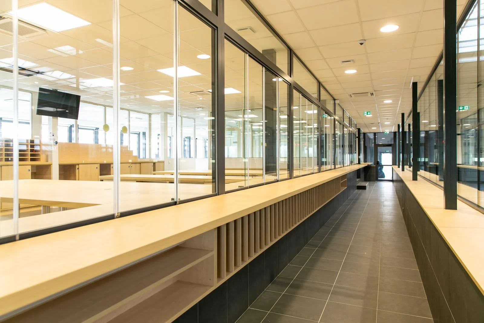 Bureaux d'une plateforme logistique à Angers, réalisation Arcobois