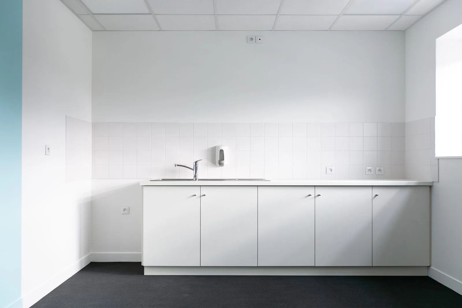 Bureaux d'une plateforme logistique à Angers, réalisation Arcobois
