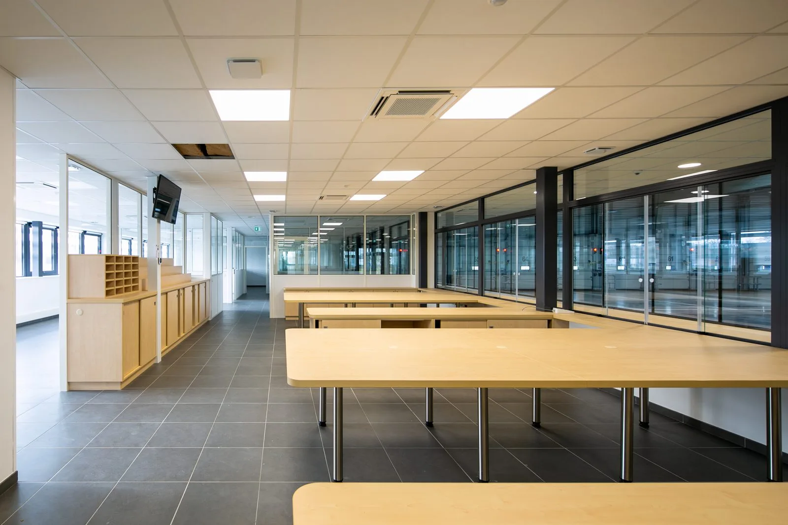 Bureaux d'une plateforme logistique à Angers, réalisation Arcobois