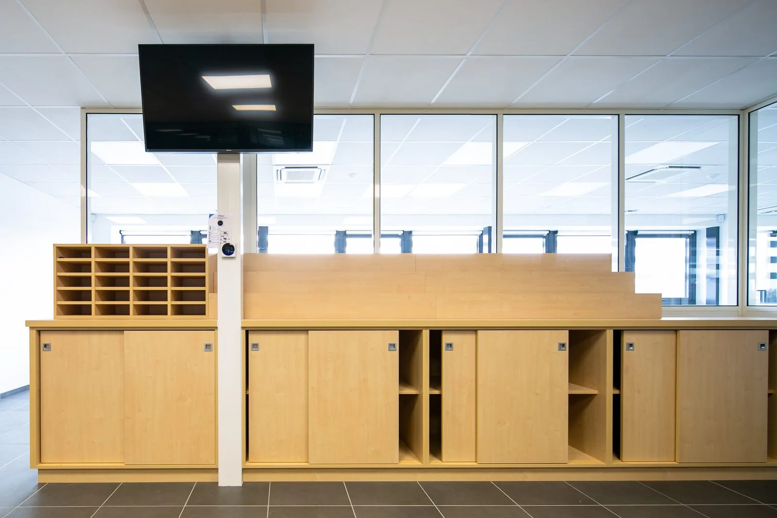 Bureaux d'une plateforme logistique à Angers, réalisation Arcobois