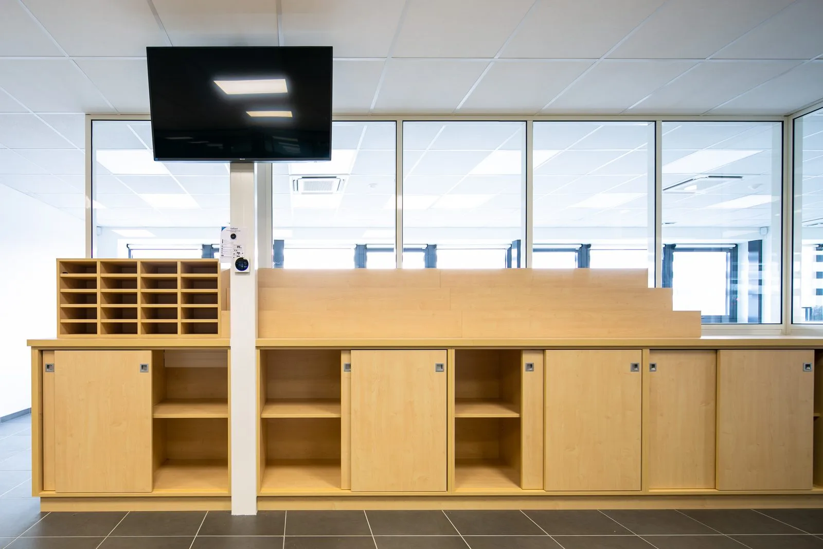 Bureaux d'une plateforme logistique à Angers, réalisation Arcobois